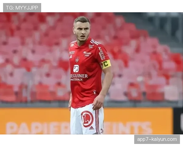 通讯：布雷斯特队长接受专访，谈小球会的生存与发展哲学